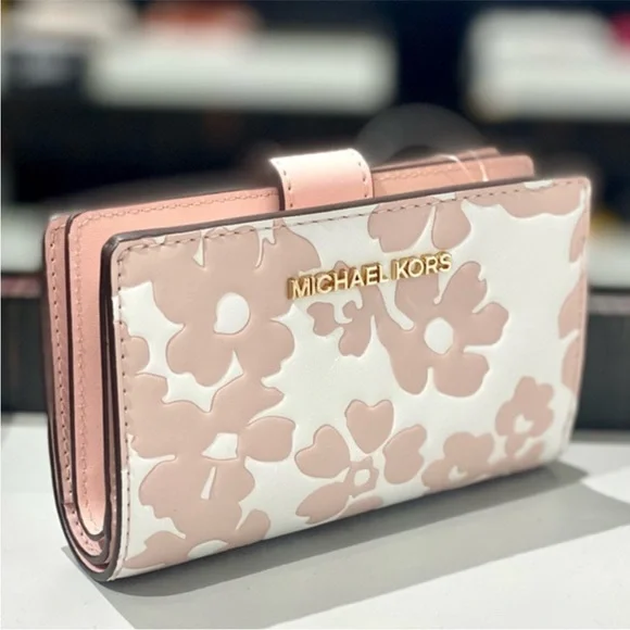 Michael Kors Jet Set Travel Medium
Floral Print Bi-Fold Wallet - Picture 2 of 12